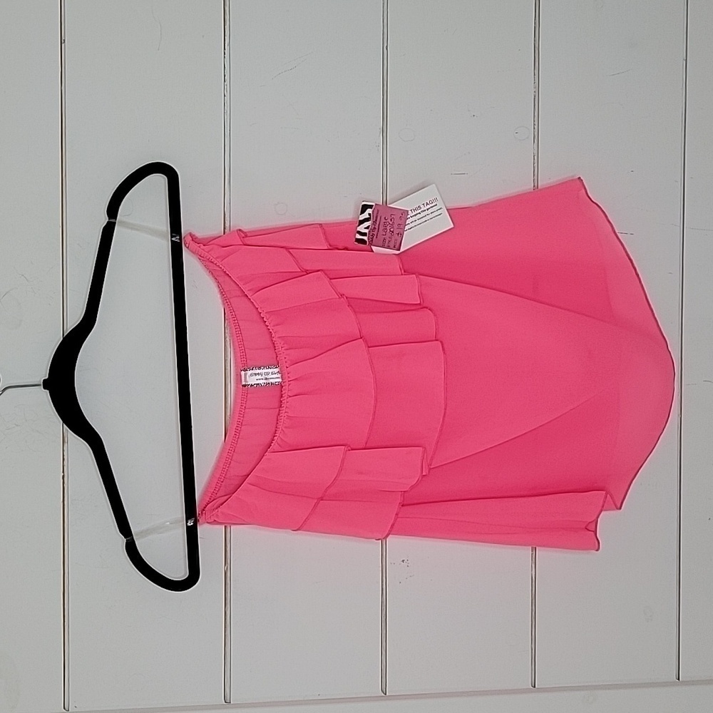 NWT GIDDY UP GLAMOUR large pink sleeveless ruffled top